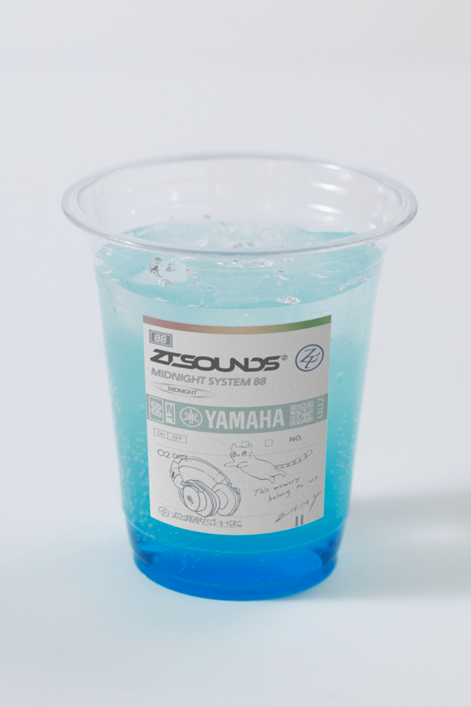 カクテル「ZUTOMAYO SOUNDS HPH-MT8Z」